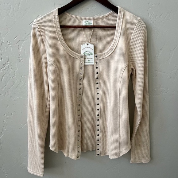 Oatmeal Waffle Knit Button Up Top | Size M | NWT | Panel Detail Long Sleeve - Picture 5 of 10